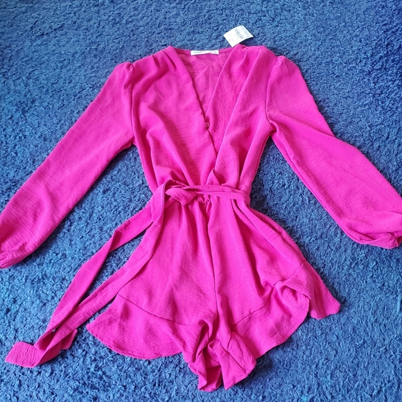 *NWT* Fraiche by J Tulip Hem Romper in MAGENTA, Size Small - Picture 4 of 7